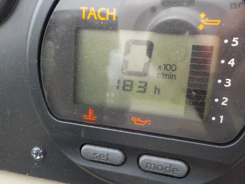 Slide: The Image of Tachometer display showing 183 hours on a 2021 G3 20 SC boat. - 7