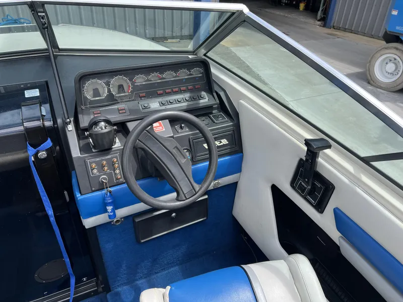 Slide: The Image of Wellcraft Elite 222 XL 1989 - 14