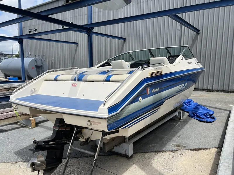 Slide: The Image of Wellcraft Elite 222 XL 1989 - 22