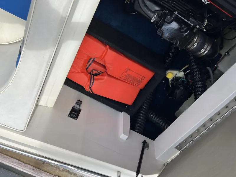 Slide: The Image of Wellcraft Elite 222 XL 1989 - 5