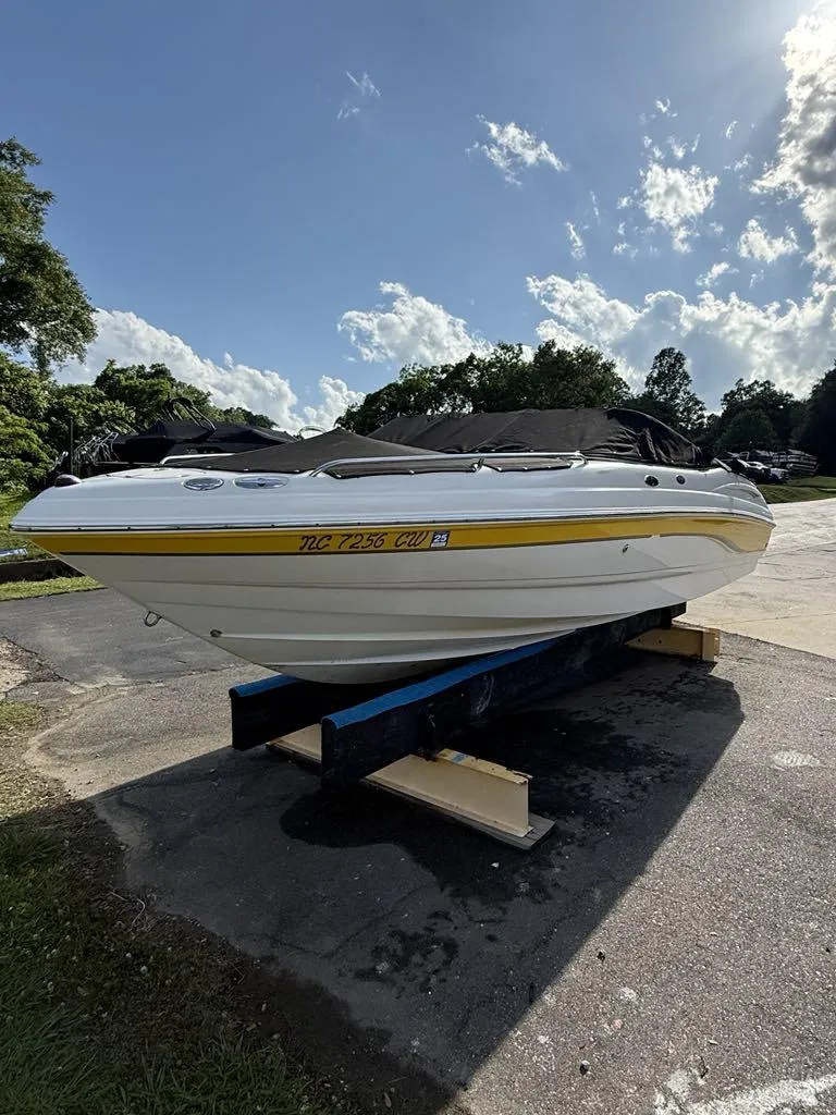 Slide: The Image of Chaparral 210 SSi 2004 - 4