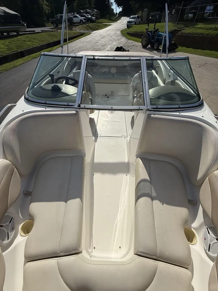 Slide: The Image of Chaparral 210 SSi 2004 - 8