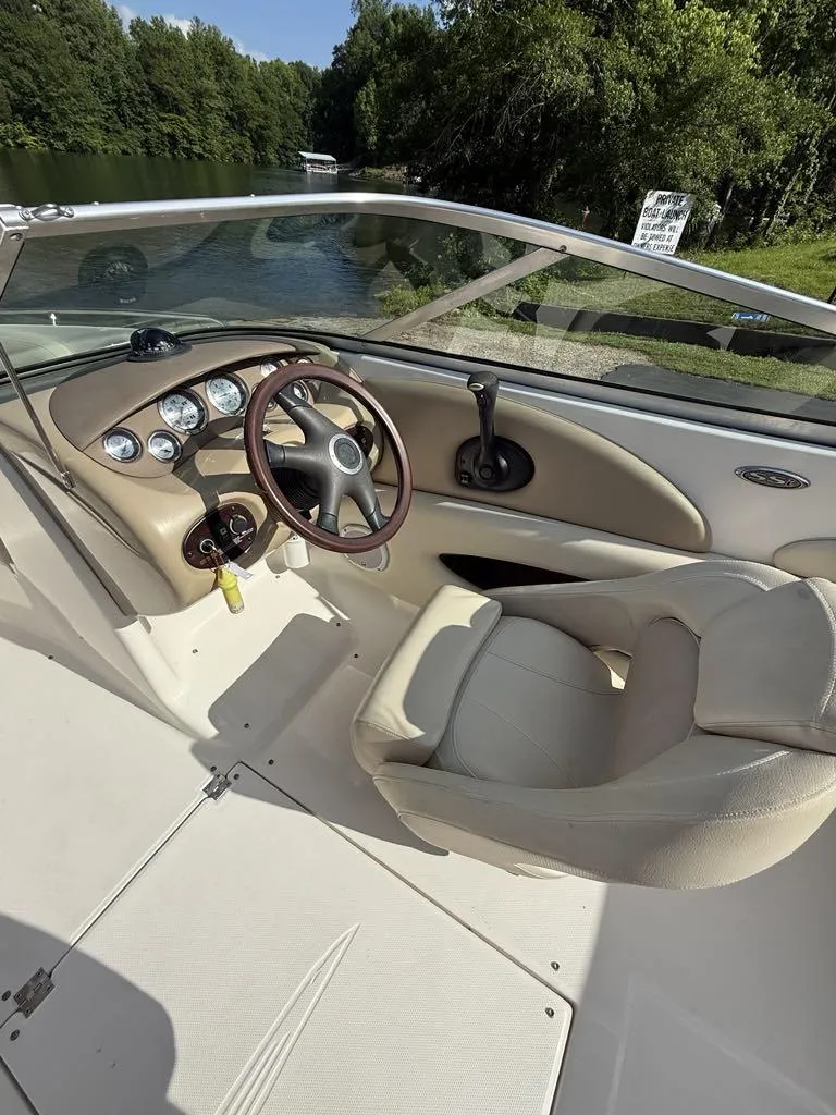 Slide: The Image of Chaparral 210 SSi 2004 - 9