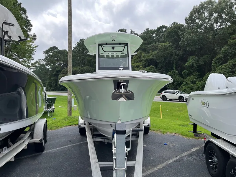 Slide: The Image of Sea Hunt Ultra 255 SE 2025 - 2