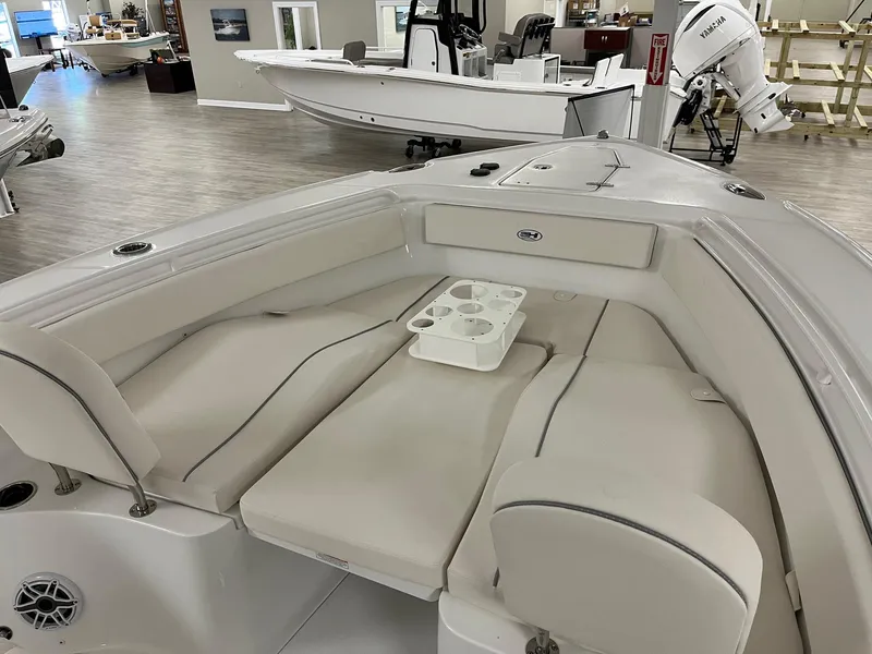 Slide: The Image of Sea Hunt Ultra 265 SE 2025 - 15