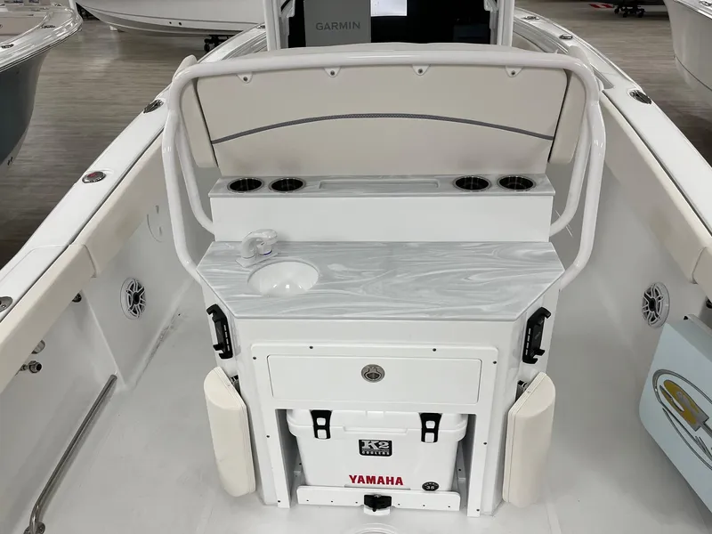 Slide: The Image of Sea Hunt Ultra 265 SE 2025 - 7