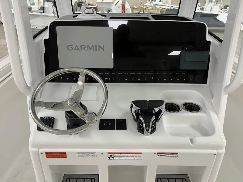 Slide: The Image of Sea Hunt Ultra 265 SE 2025 - 8