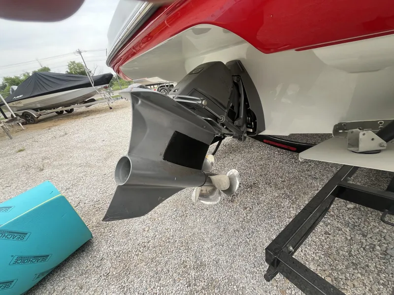 Slide: The Image of Crownline Boats 240 SS SURF 2022 - 8