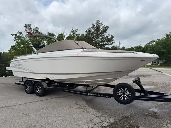 Slide: The Image of Regal Bowrider 2700 ES 2011 - 1