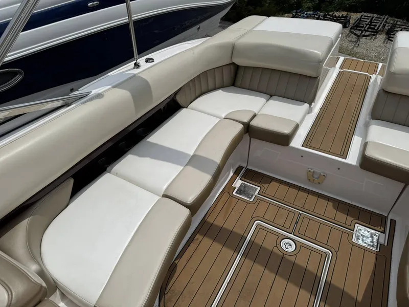 Slide: The Image of Regal Bowrider 2700 ES 2011 - 10