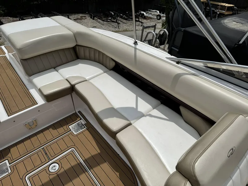Slide: The Image of Regal Bowrider 2700 ES 2011 - 12
