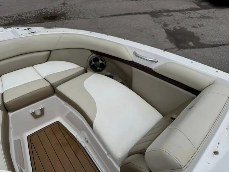 Slide: The Image of Regal Bowrider 2700 ES 2011 - 13