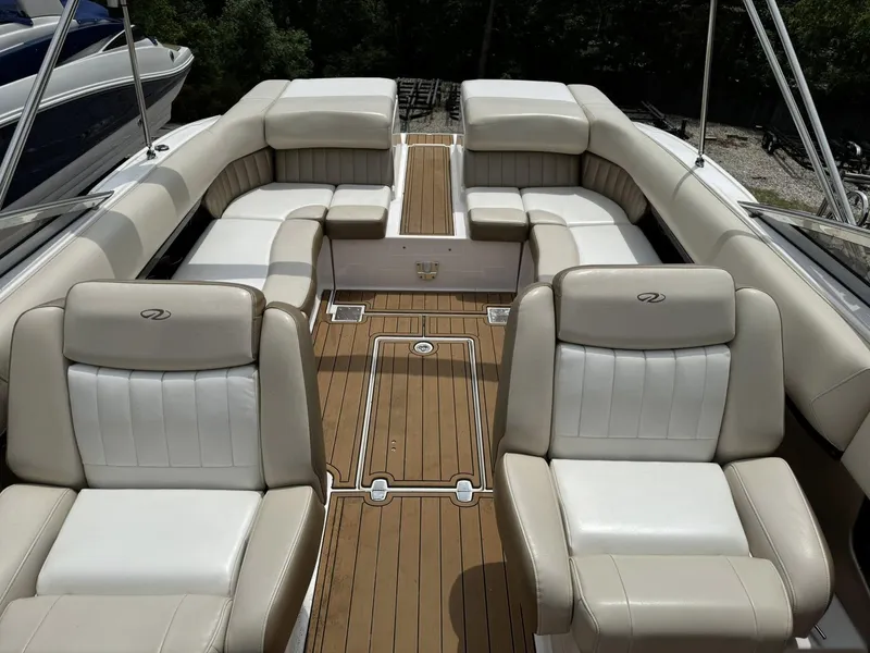 Slide: The Image of Regal Bowrider 2700 ES 2011 - 15