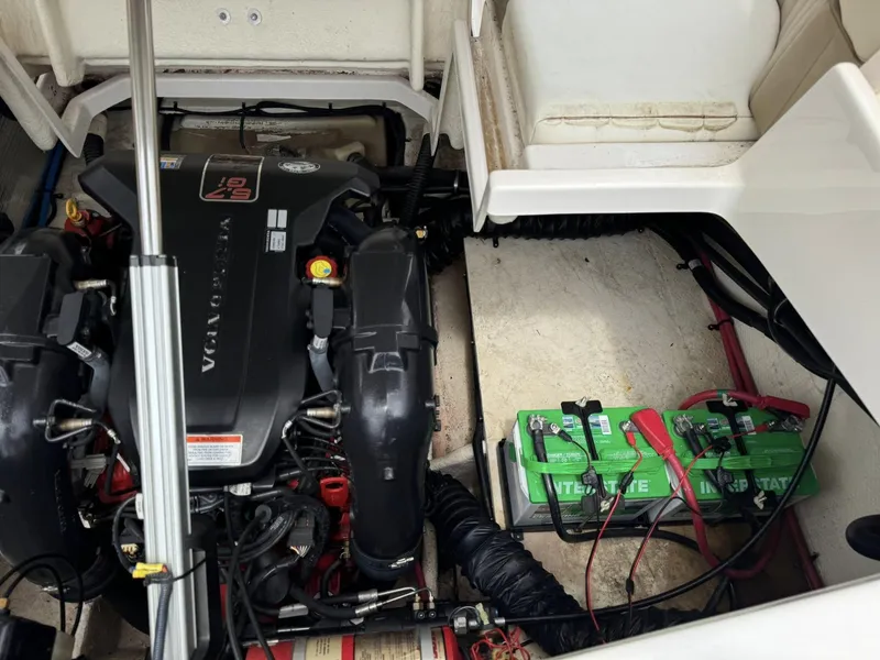 Slide: The Image of Regal Bowrider 2700 ES 2011 - 3