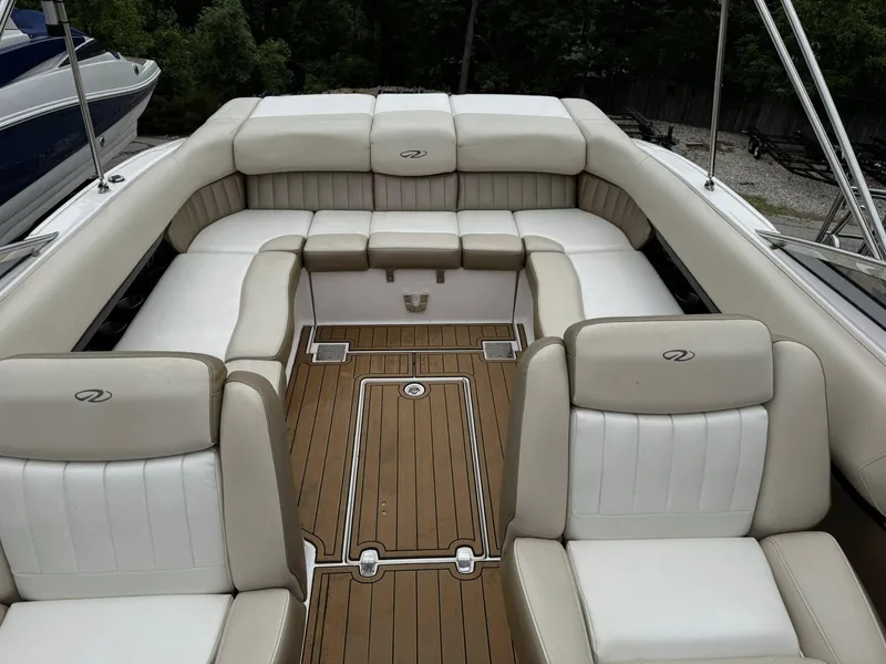 Slide: The Image of Regal Bowrider 2700 ES 2011 - 6