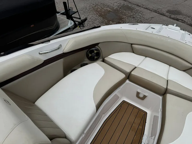 Slide: The Image of Regal Bowrider 2700 ES 2011 - 9