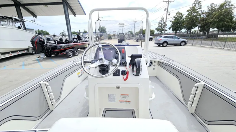 Slide: The Image of Mako Pro Skiff 18 Patriot Edition 2025 - 13