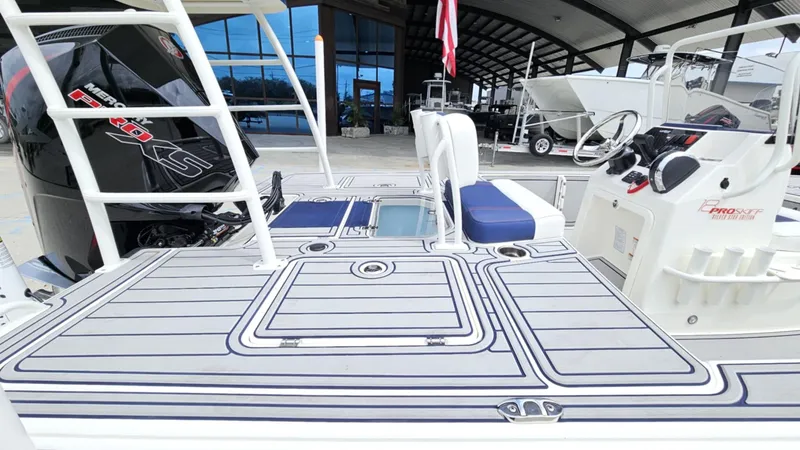 Slide: The Image of Mako Pro Skiff 18 Patriot Edition 2025 - 6