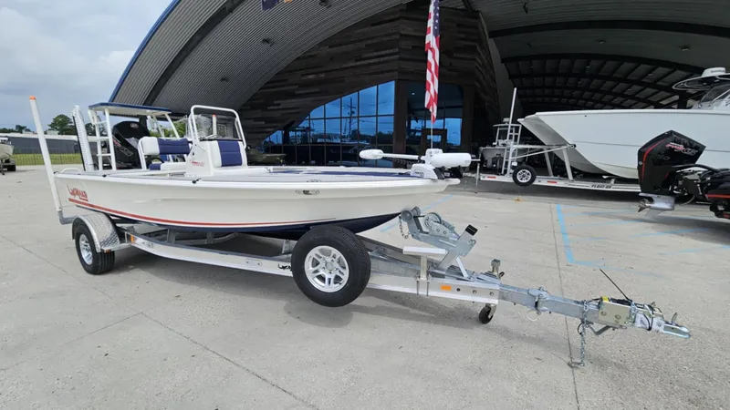 Slide: The Image of Mako Pro Skiff 18 Patriot Edition 2025 - 9