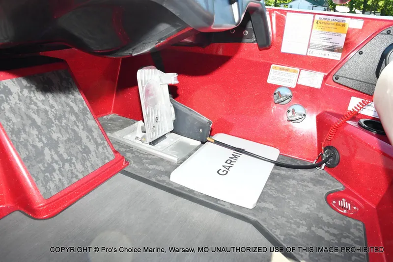 Slide: The Image of Interior of a 2025 Nitro Z20 XL Pro boat with Garmin equipment. - 45