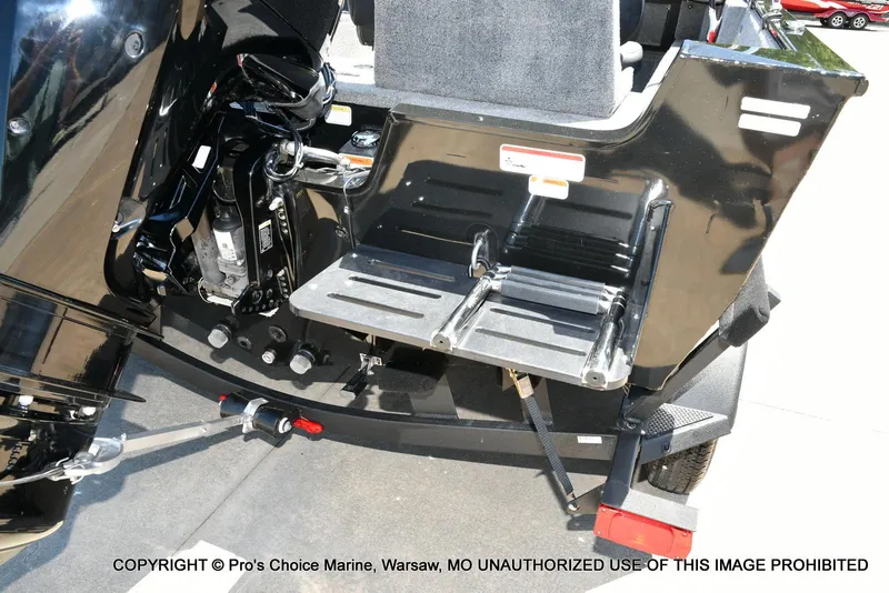 Slide: The Image of 2023 Tracker Pro Guide V-175 Combo boat trailer hitch and motor mount detail. - 22