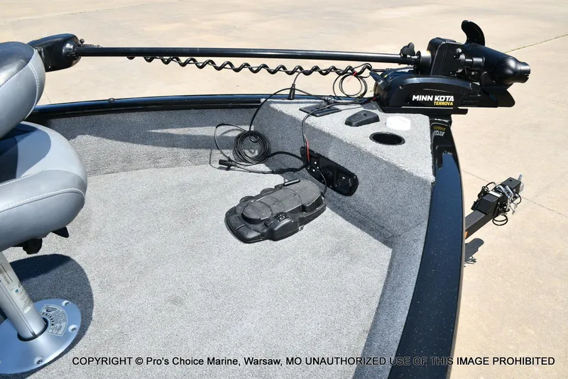 Slide: The Image of 2023 Tracker Pro Guide V-175 Combo boat with Minn Kota Terrova trolling motor. - 3