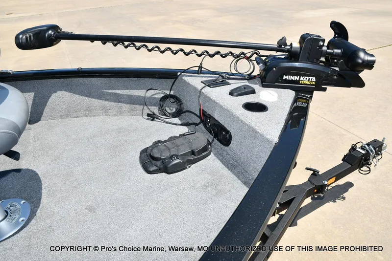 Slide: The Image of 2023 Tracker Pro Guide V-175 Combo boat with Minn Kota Terrova trolling motor. - 34