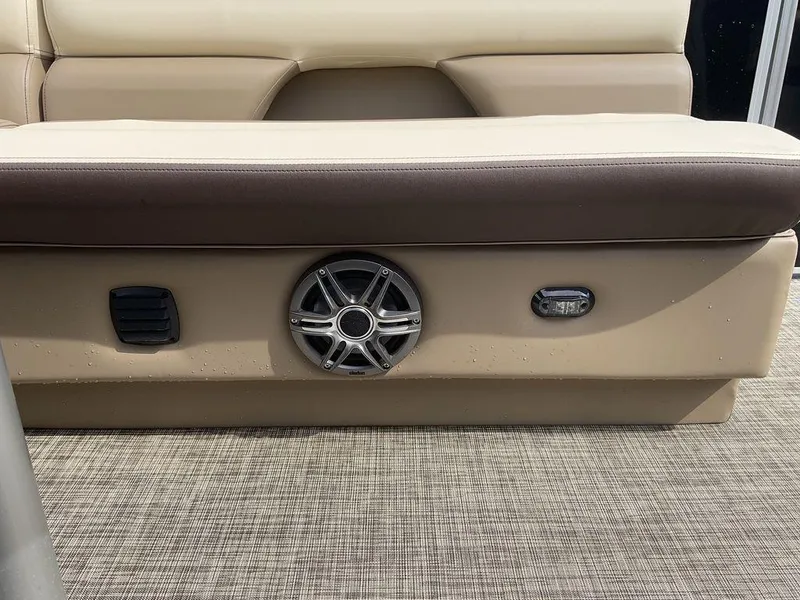 Slide: The Image of SunCatcher Select 20F 2025 - 33