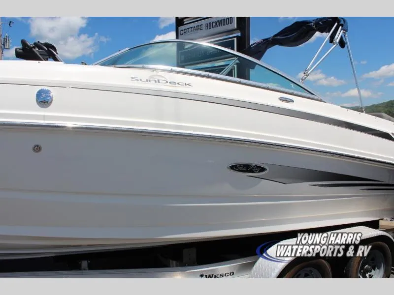 Slide: The Image of Sea Ray 240 Sundeck 2011 - 16