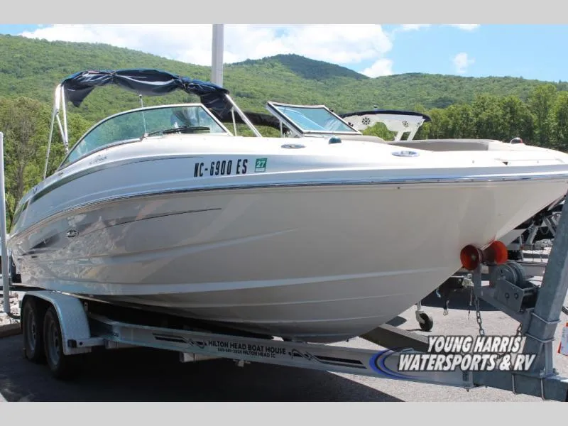 Slide: The Image of Sea Ray 240 Sundeck 2011 - 3