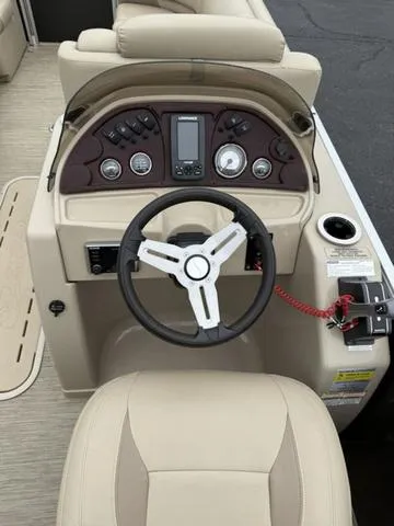 Slide: The Image of Silver Wave 230 Island CL 2018 - 4