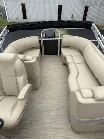 Slide: The Image of Silver Wave 230 Island CL 2018 - 8