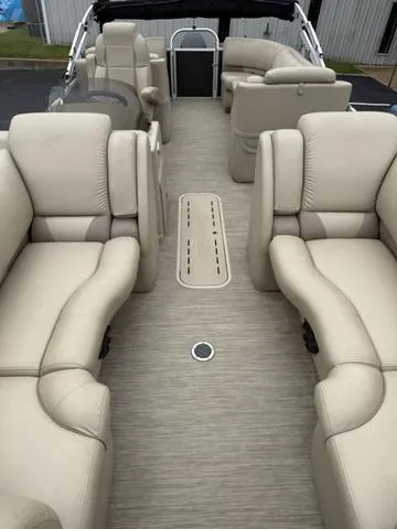 Slide: The Image of Silver Wave 230 Island CL 2018 - 9