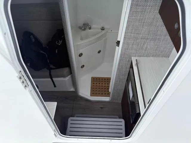 Slide: The Image of Everglades 375 Center Console 2025 - 14