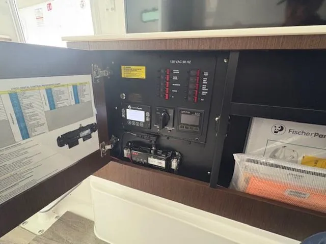 Slide: The Image of Everglades 375 Center Console 2025 - 19