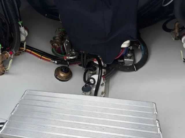 Slide: The Image of Everglades 375 Center Console 2025 - 20