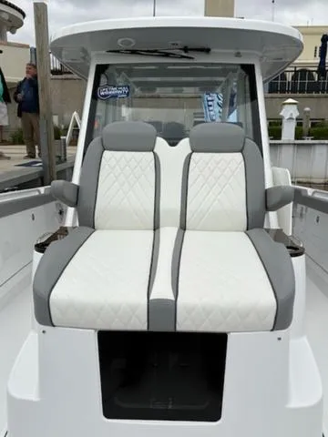 Slide: The Image of Everglades 375 Center Console 2025 - 5
