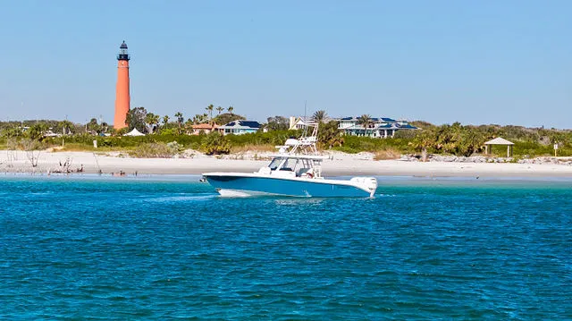 Slide: The Image of Everglades 375 Center Console 2025 - 51
