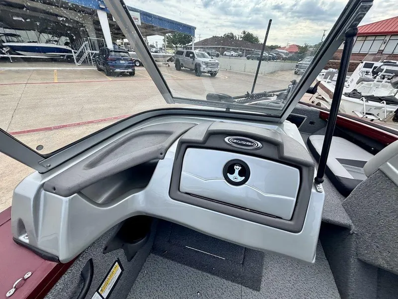 Slide: The Image of 2018 Tracker Targa™ V-18 WT boat interior with windshield and dashboard view. - 5