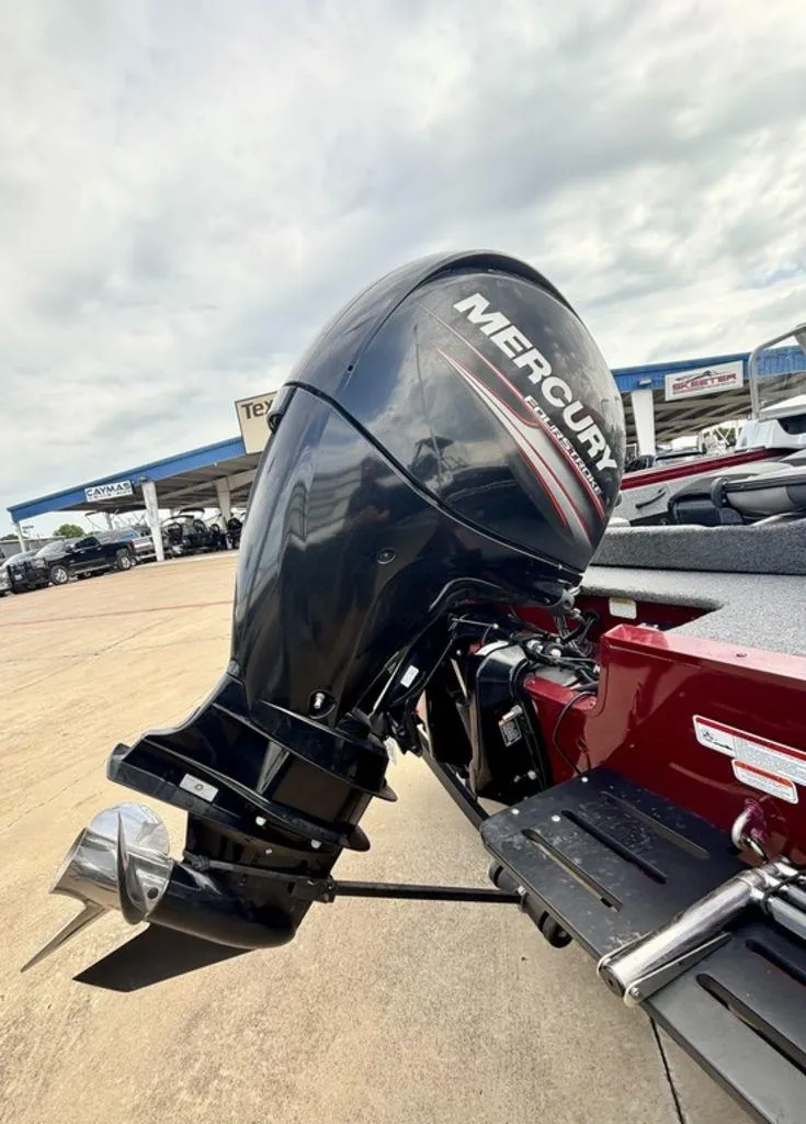 Slide: The Image of 2018 Tracker Targa™ V-18 WT with Mercury outboard motor in dealership lot. - 6
