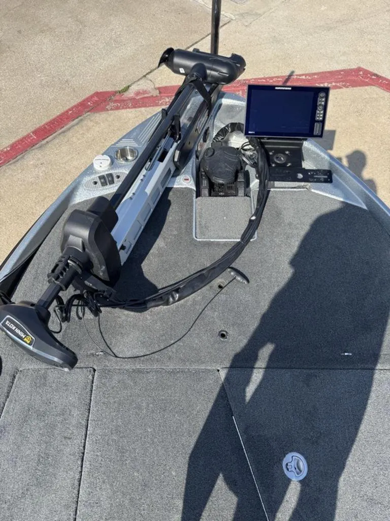 Slide: The Image of Bass Cat Lynx 2019 - 9