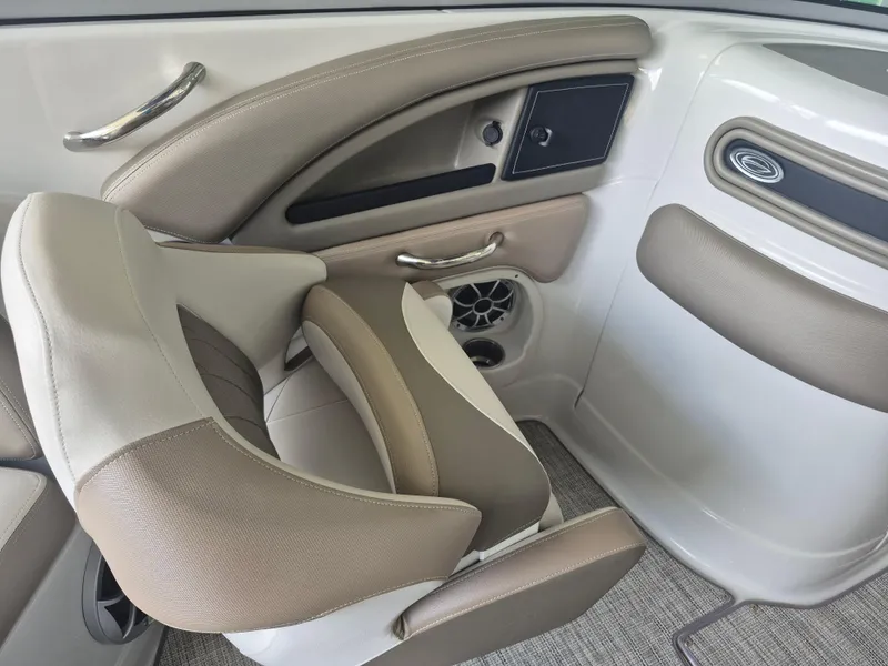 Slide: The Image of Crownline Boats Eclipse E255 2022 - 14