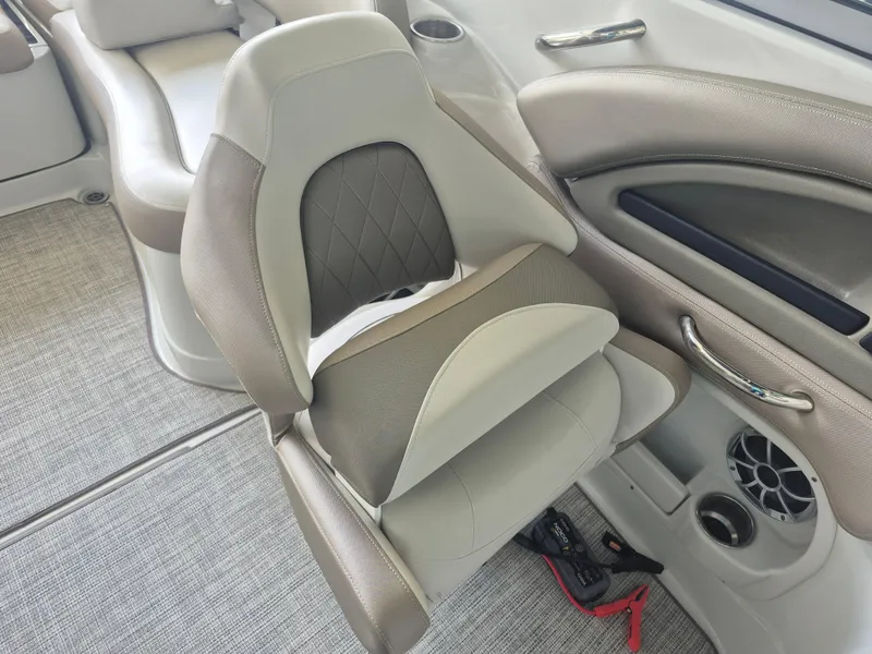 Slide: The Image of Crownline Boats Eclipse E255 2022 - 15