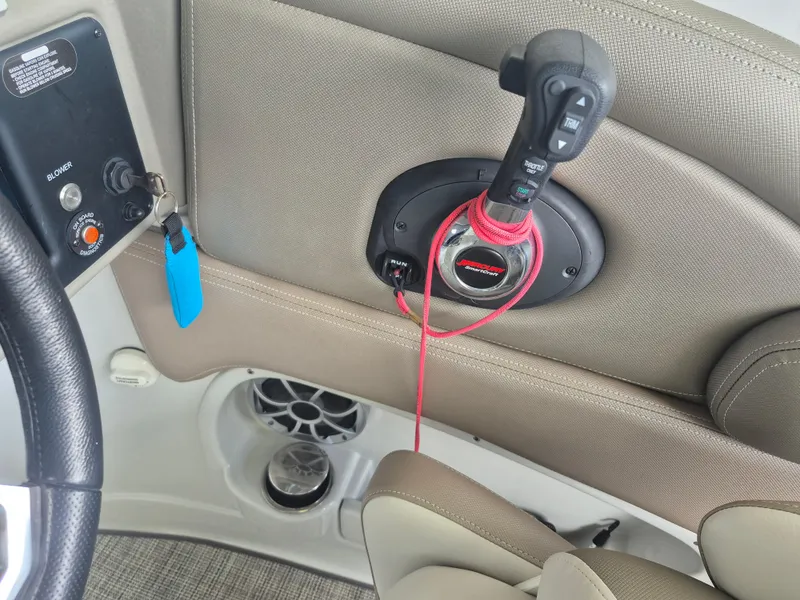 Slide: The Image of Crownline Boats Eclipse E255 2022 - 21