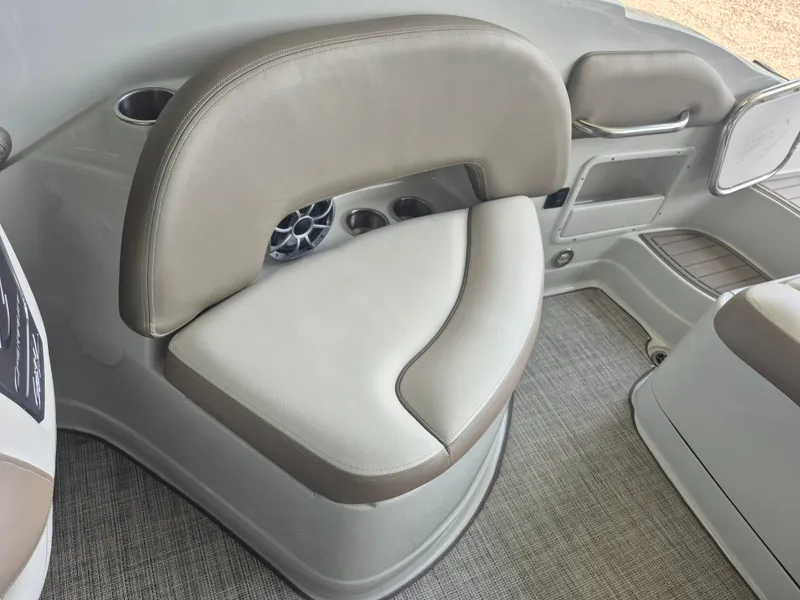 Slide: The Image of Crownline Boats Eclipse E255 2022 - 25