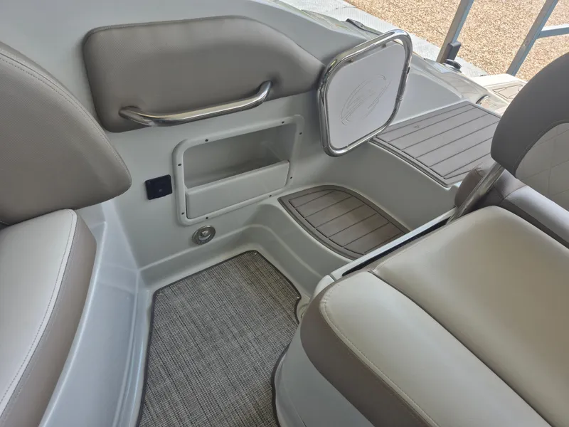 Slide: The Image of Crownline Boats Eclipse E255 2022 - 26