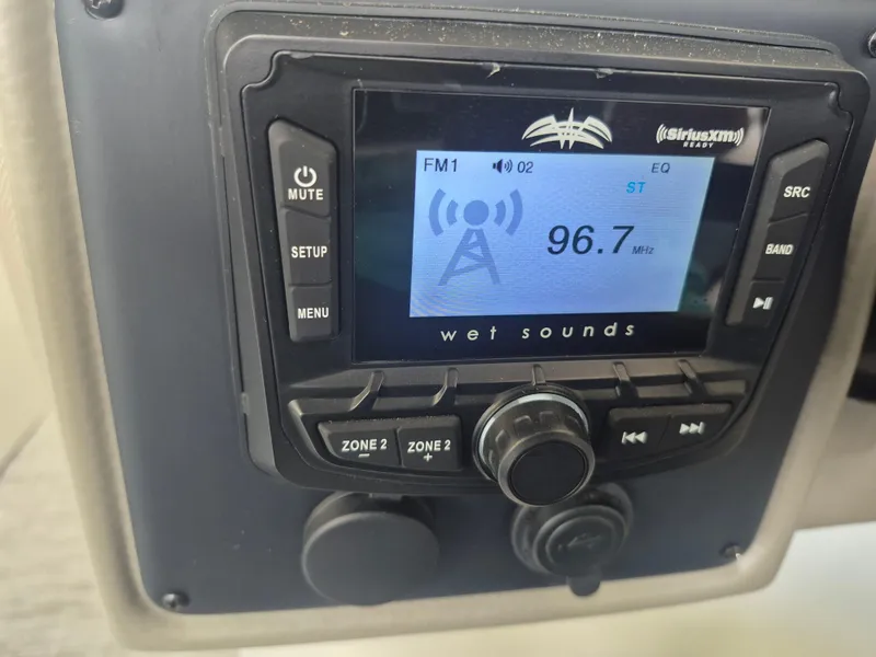 Slide: The Image of Crownline Boats Eclipse E255 2022 - 48