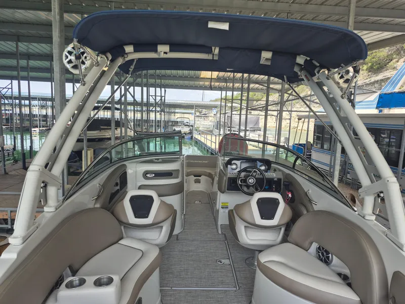 Slide: The Image of Crownline Boats Eclipse E255 2022 - 9