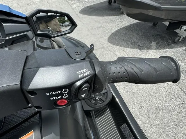 Slide: The Image of 2024 Yamaha WaveRunner VX Deluxe handlebar with speed adjust and start/stop controls. - 13