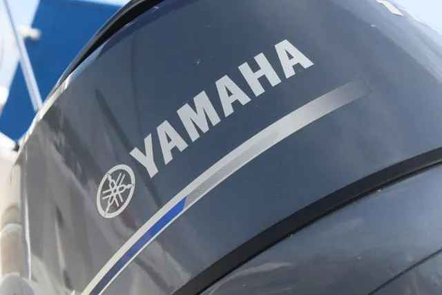 Slide: The Image of Robalo R180 Center Console 2018 - 11